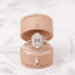 Oval Ring Box with Clasp